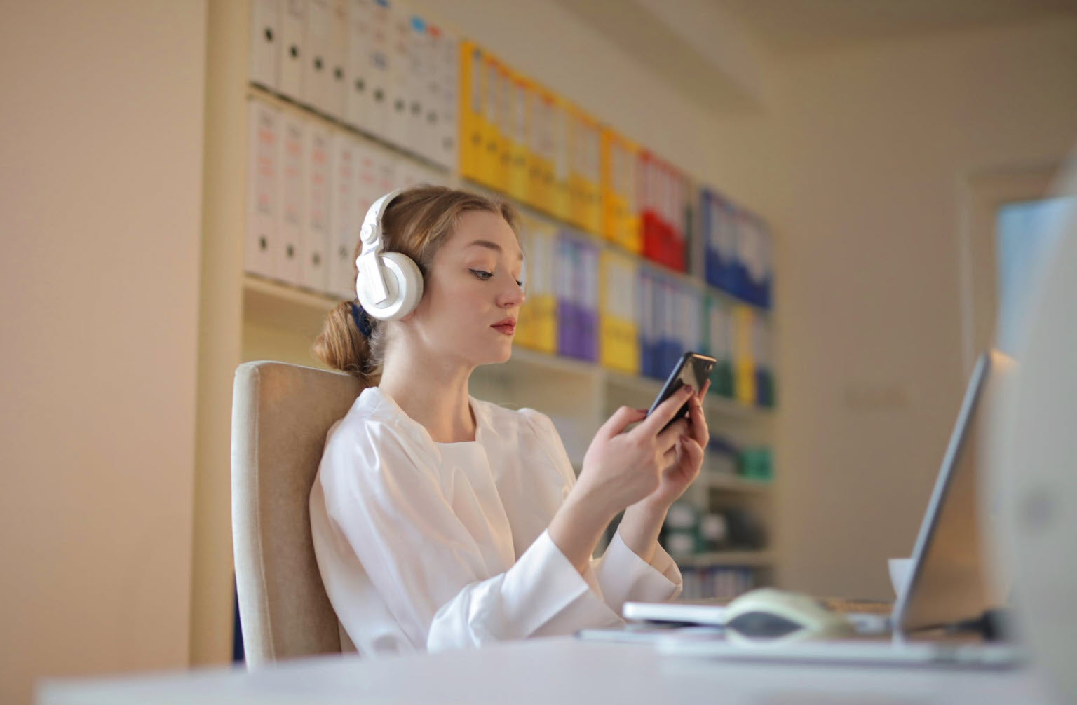 Guys with iPhones Are Rude? | E-Tech61