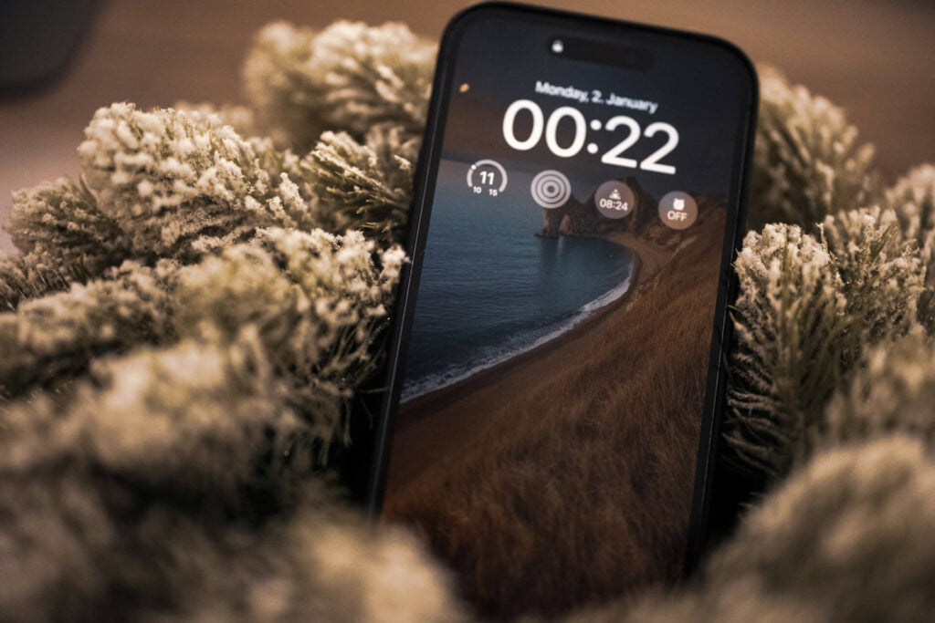 iPhone 14 Pro Max Flip: Is Apple Finally Going Foldable?